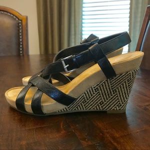 New Black Strappy Comfy AEROSOLES wedge sandal 8.5
